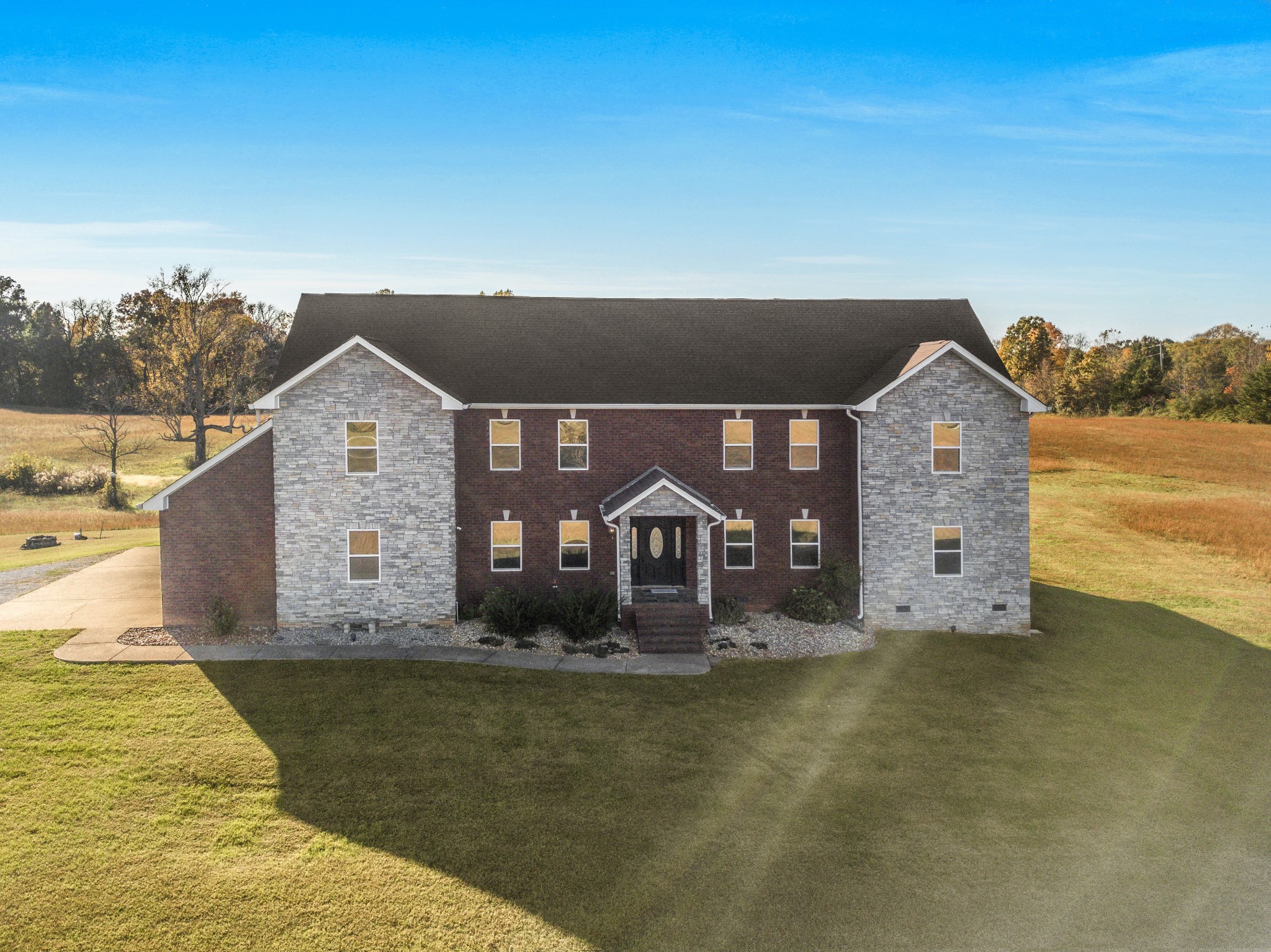 7518 Highway 49 Springfield, TN 37172 - Photo 2 of 35 a front view of a house with a yard