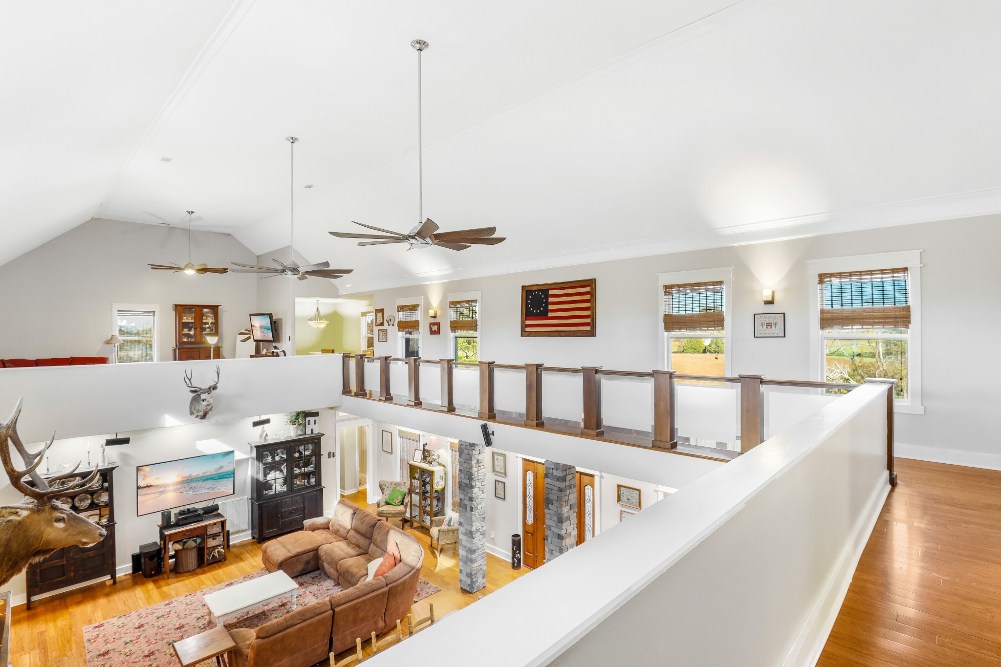 7518 Highway 49 Springfield, TN 37172 - Photo 24 of 35 a view of a living room and workspace