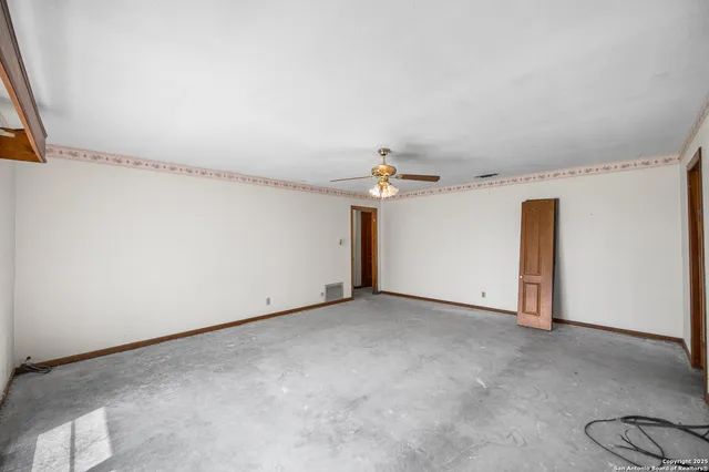 $900,000 | 0 Fm 2200, Devine, TX 78016