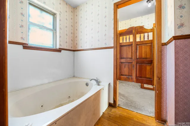 $900,000 | 0 Fm 2200, Devine, TX 78016