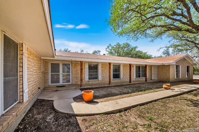 $900,000 | 0 Fm 2200, Devine, TX 78016