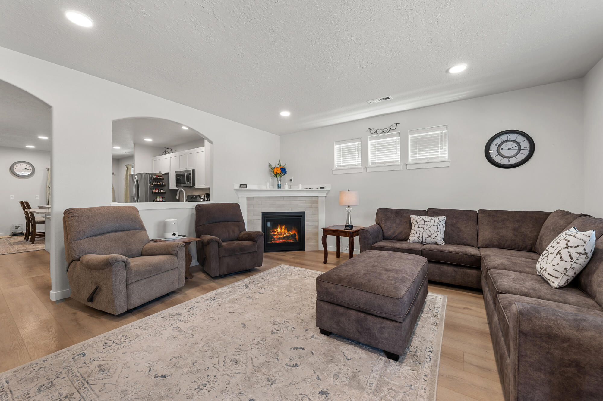 3734 Southwest Lava Place Redmond, OR 97756 - Photo 3 of 25 3734 sw lava pl, redmond, or 97756 - 01