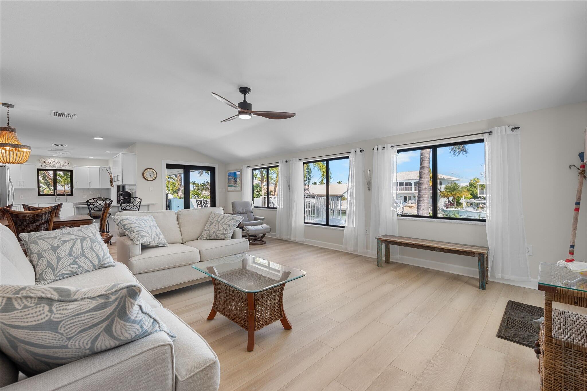 520 12th Street Key Colony Beach, FL 33051 - Photo 4 of 25 520-12-Street-Key-Colony-living-area