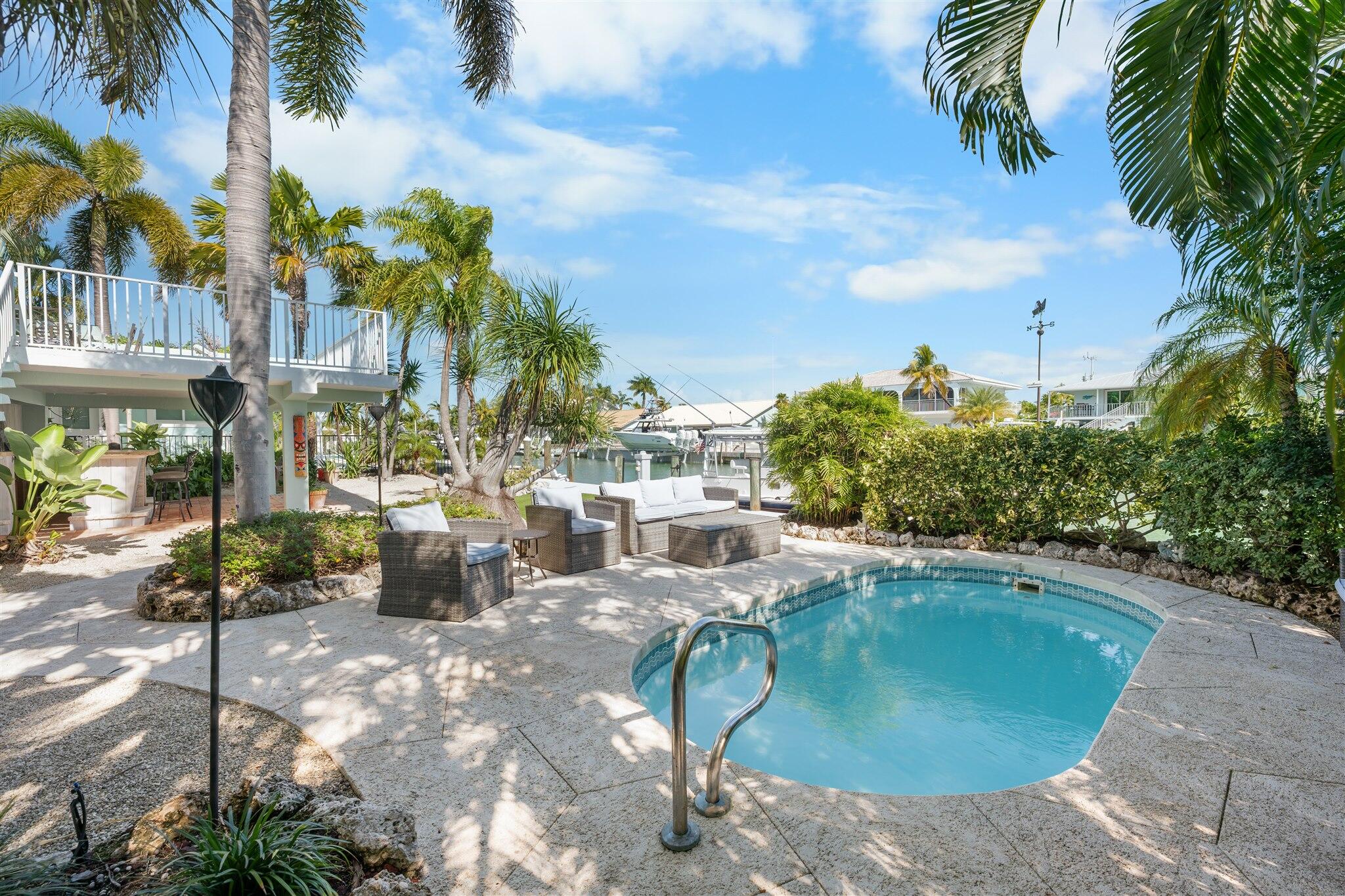 520 12th Street Key Colony Beach, FL 33051 - Photo 8 of 25 520-12-Street-Key-Colony-pool