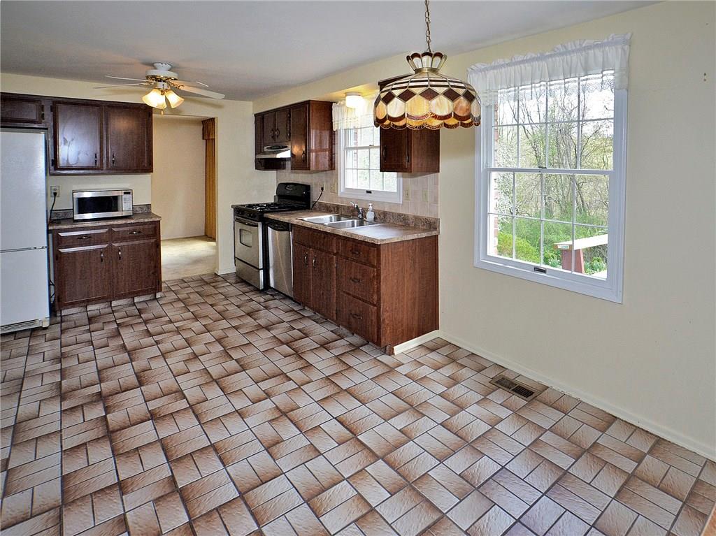 2124 Ramsey Road Monroeville, PA 15146 - Photo 6 of 25 Gallery Image 6