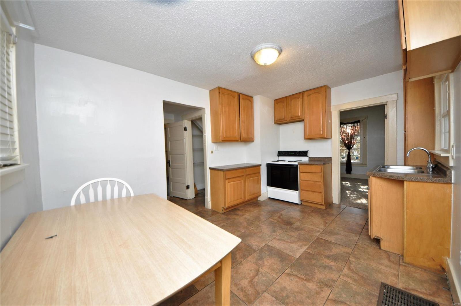 3851 Fee Fee Road Bridgeton, MO 63044 - Photo 11 of 33 Gallery Image 11