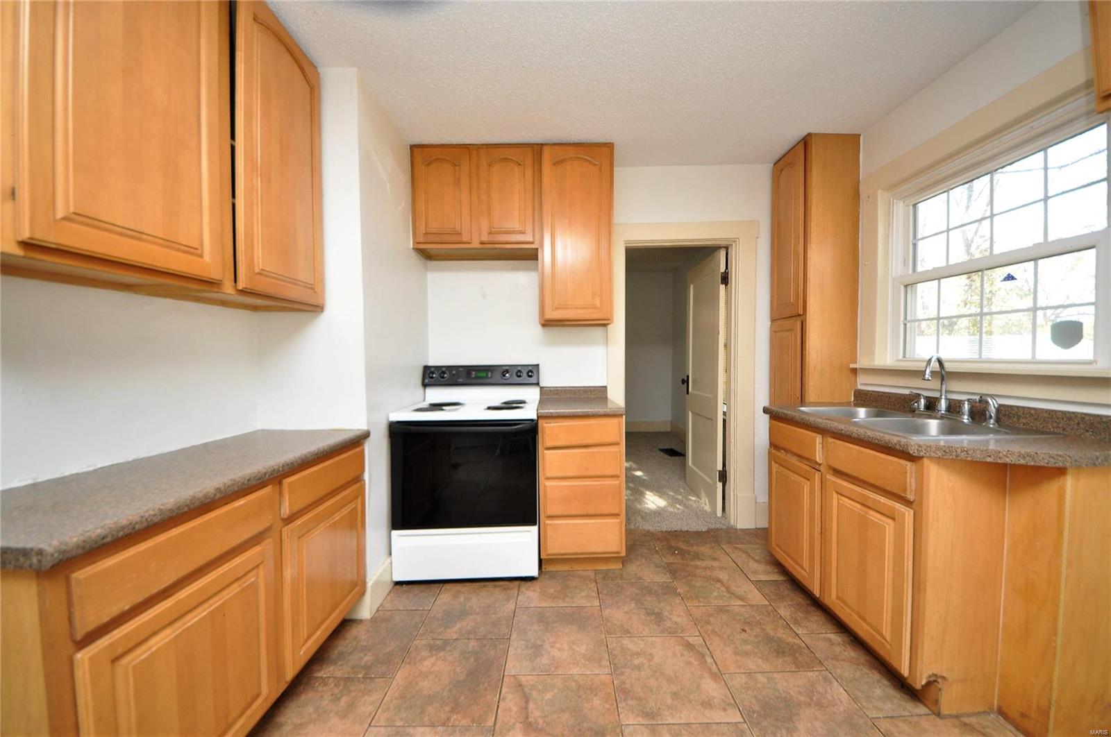 3851 Fee Fee Road Bridgeton, MO 63044 - Photo 12 of 33 Gallery Image 12
