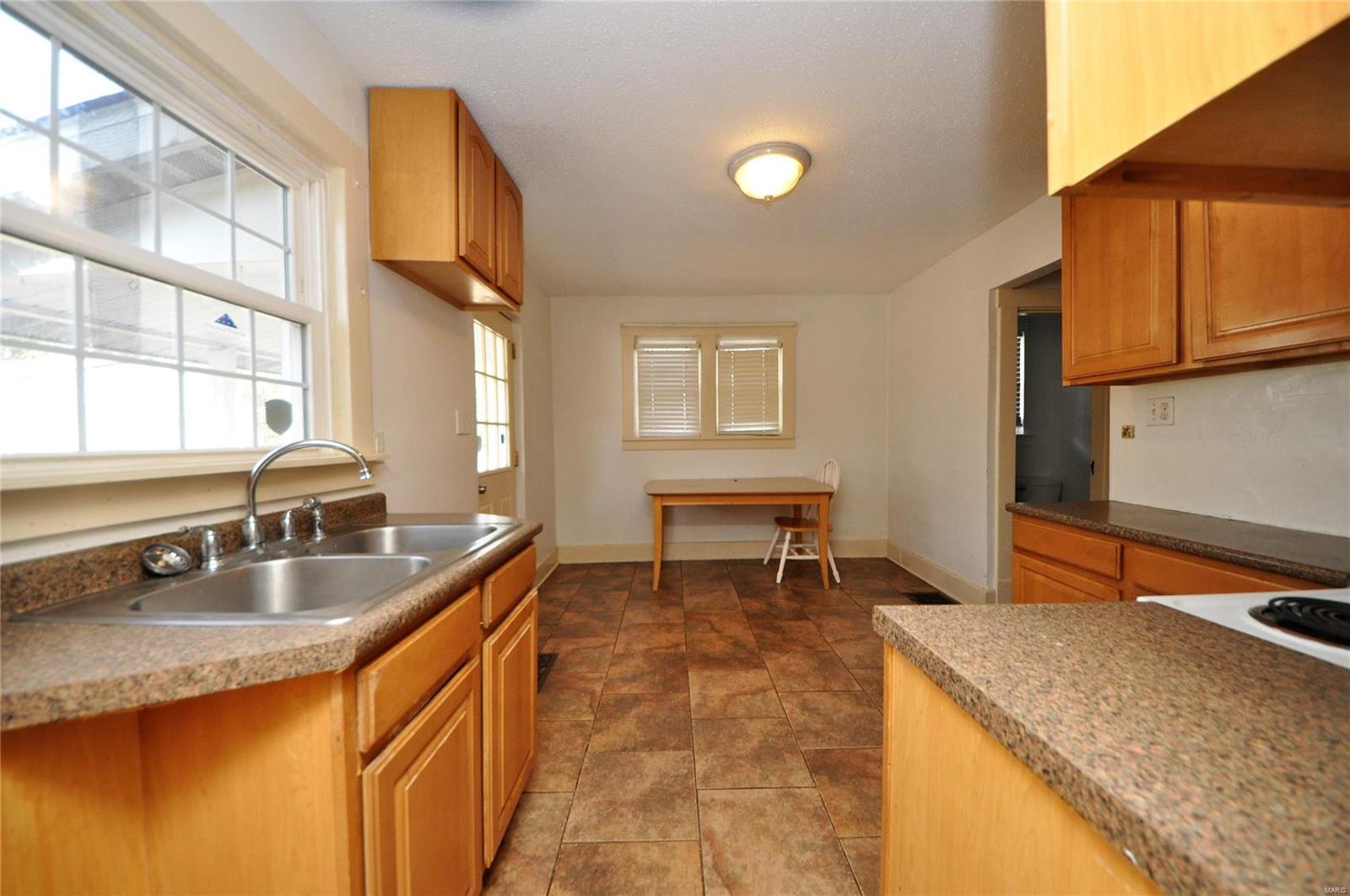 3851 Fee Fee Road Bridgeton, MO 63044 - Photo 13 of 33 Gallery Image 13