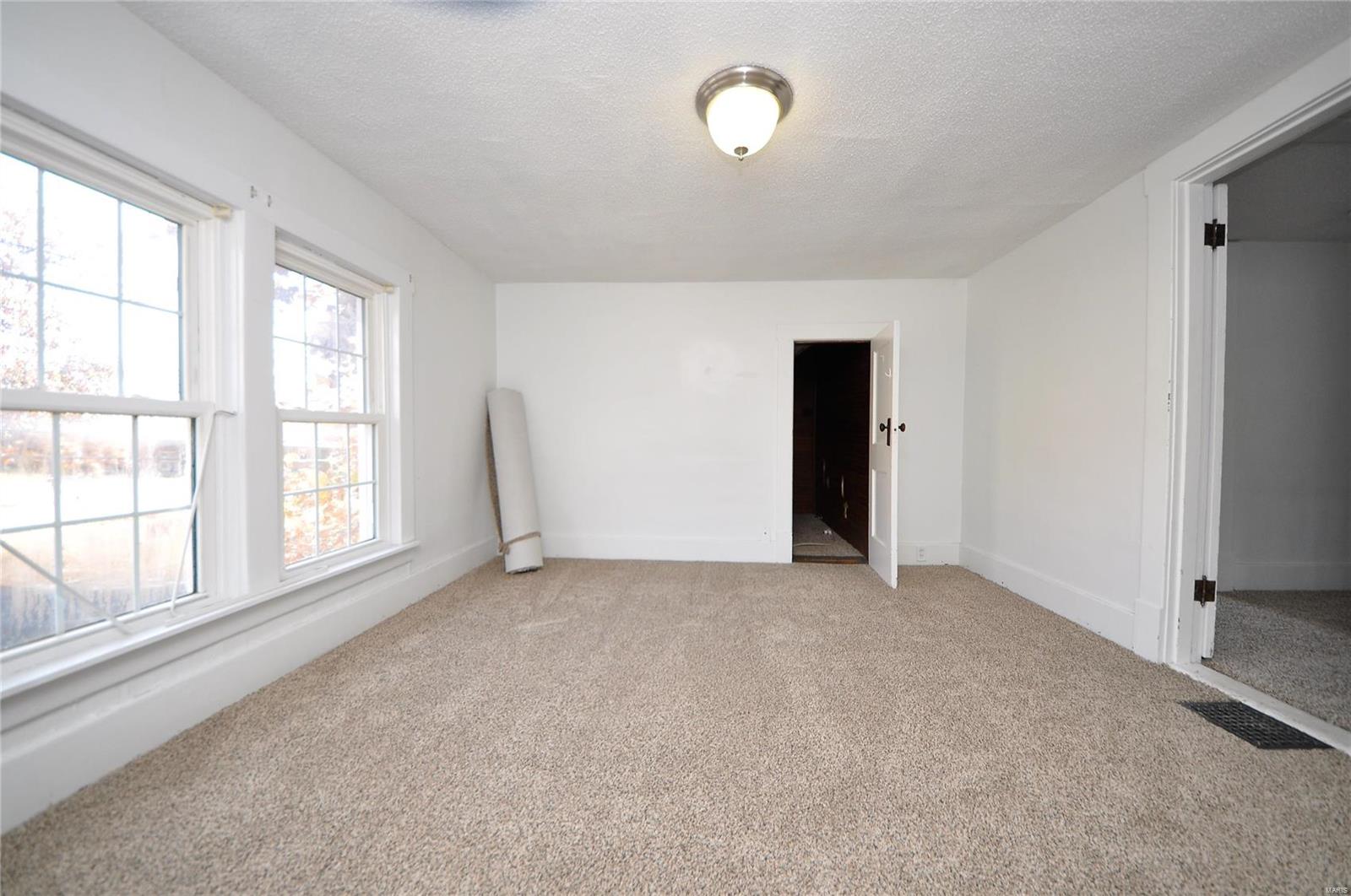 3851 Fee Fee Road Bridgeton, MO 63044 - Photo 20 of 33 Gallery Image 20
