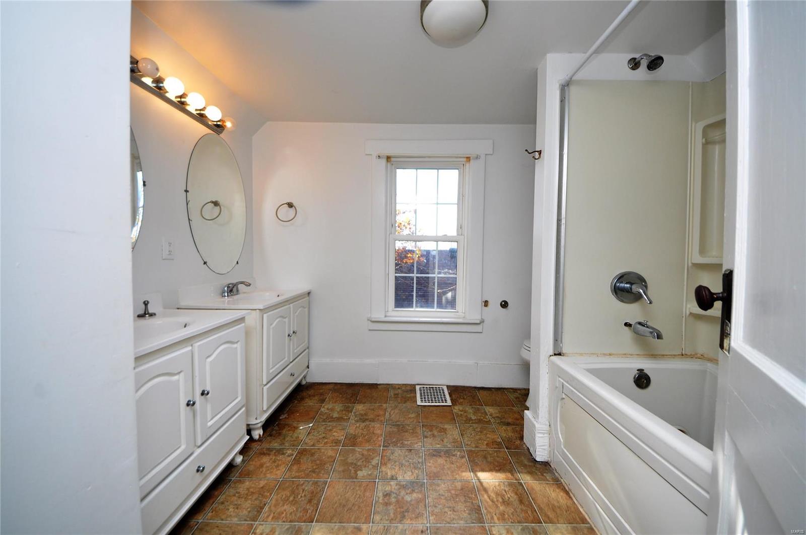 3851 Fee Fee Road Bridgeton, MO 63044 - Photo 21 of 33 Gallery Image 21