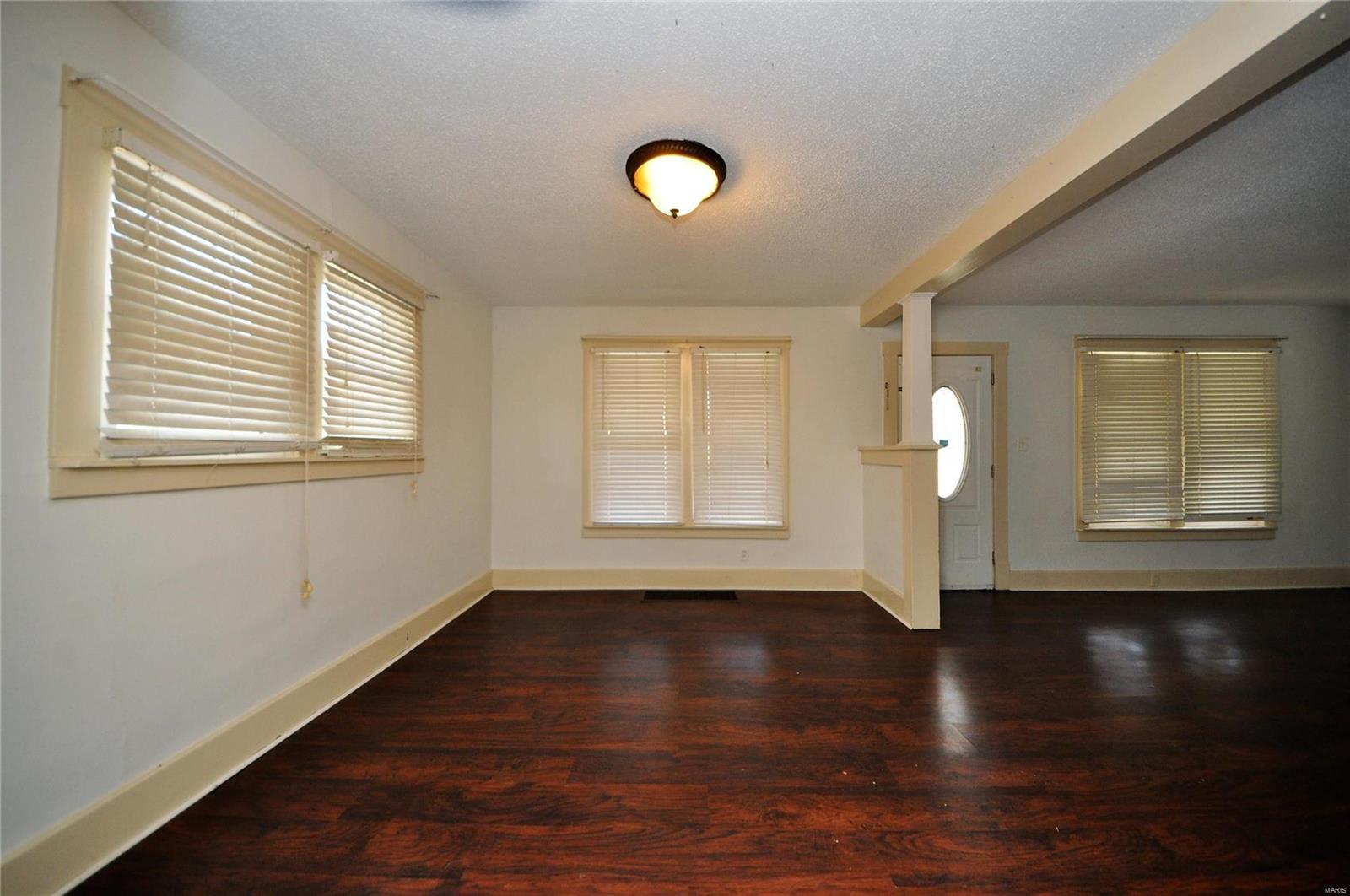 3851 Fee Fee Road Bridgeton, MO 63044 - Photo 9 of 33 Gallery Image 9