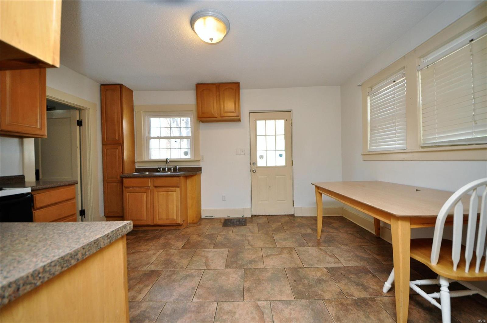 3851 Fee Fee Road Bridgeton, MO 63044 - Photo 10 of 33 Gallery Image 10