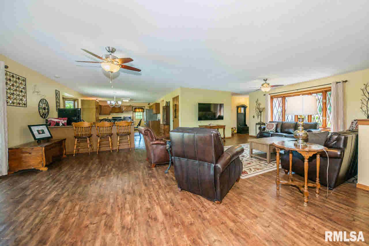 6983 Golf Course Road McLeansboro, IL 62859 - Photo 11 of 80 Gallery Image 11