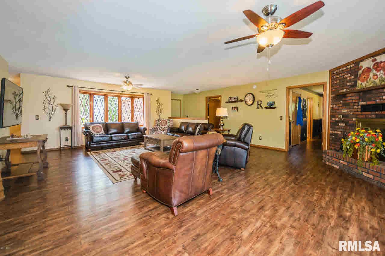 6983 Golf Course Road McLeansboro, IL 62859 - Photo 10 of 80 Gallery Image 10