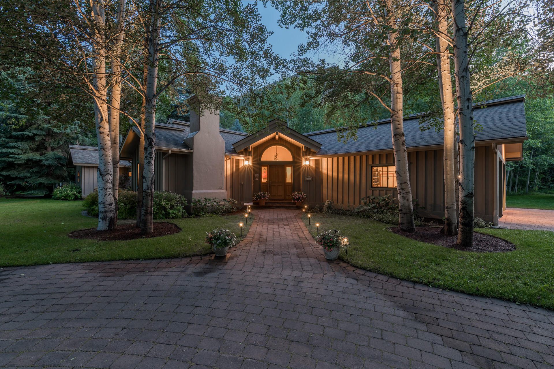 121 Aspen Hollow Road Hailey, ID 83333 - Photo 4 of 34 Walkway