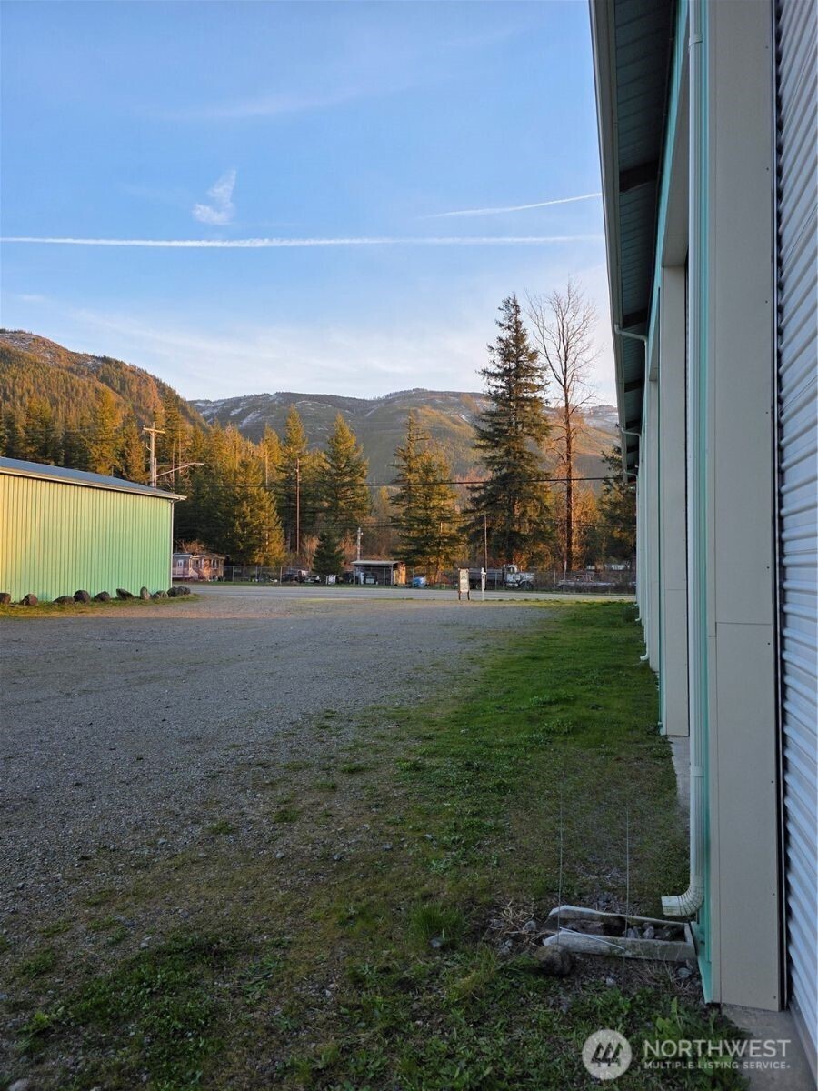 40807 Highway 2, Unit A8 Gold Bar, WA 98251 - Photo 15 of 19 a view of outdoor space and yard