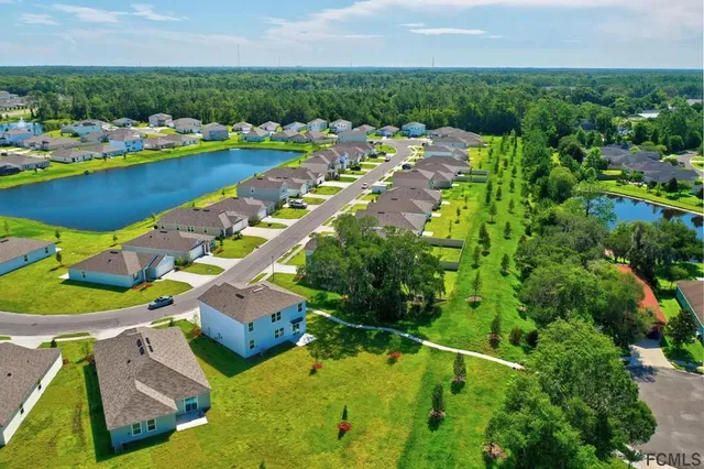 a view of an outdoor space and yard