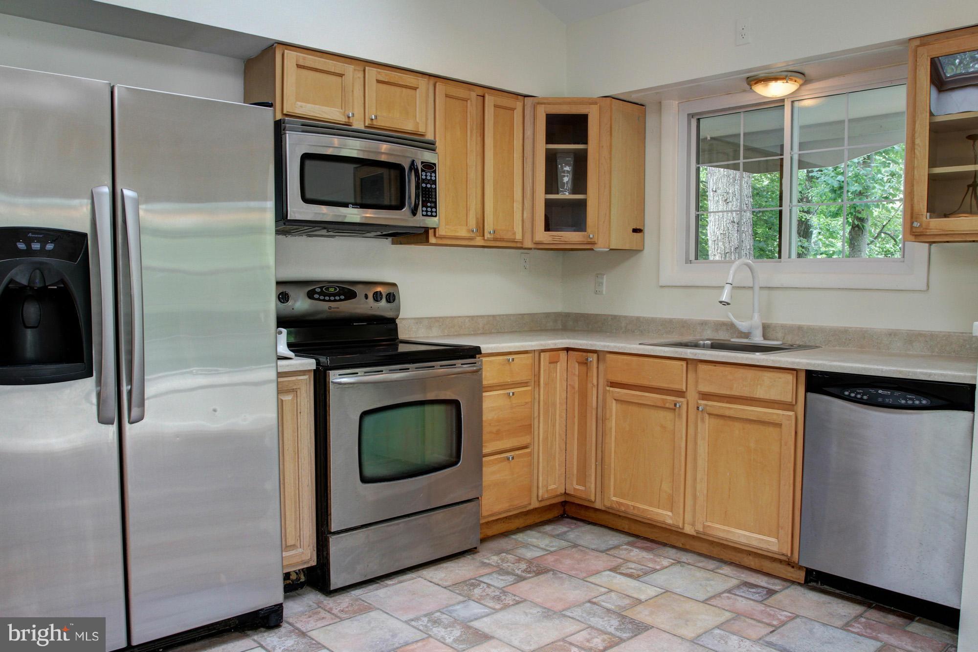 103 Cresston Road Arnold, MD 21012 - Photo 3 of 23 Kitchen