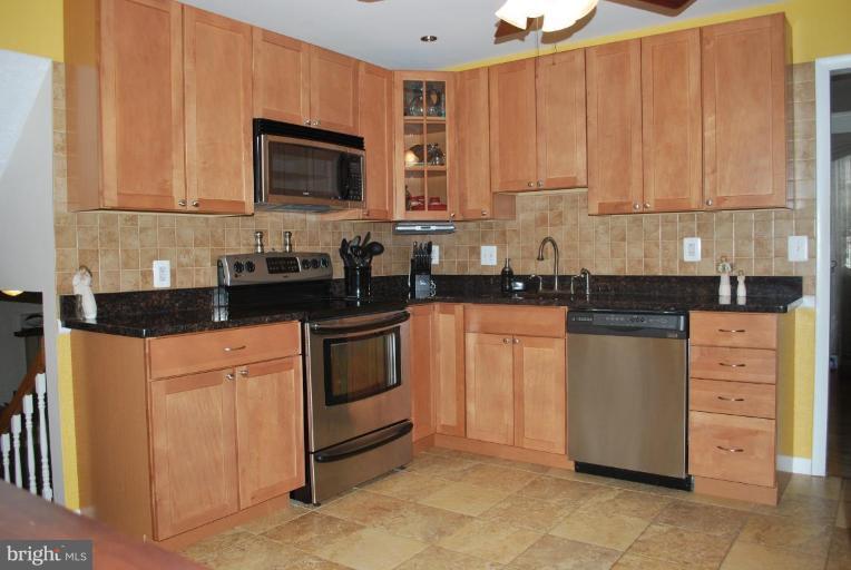 15 Sheridan Road Arnold, MD 21012 - Photo 8 of 18 Kitchen