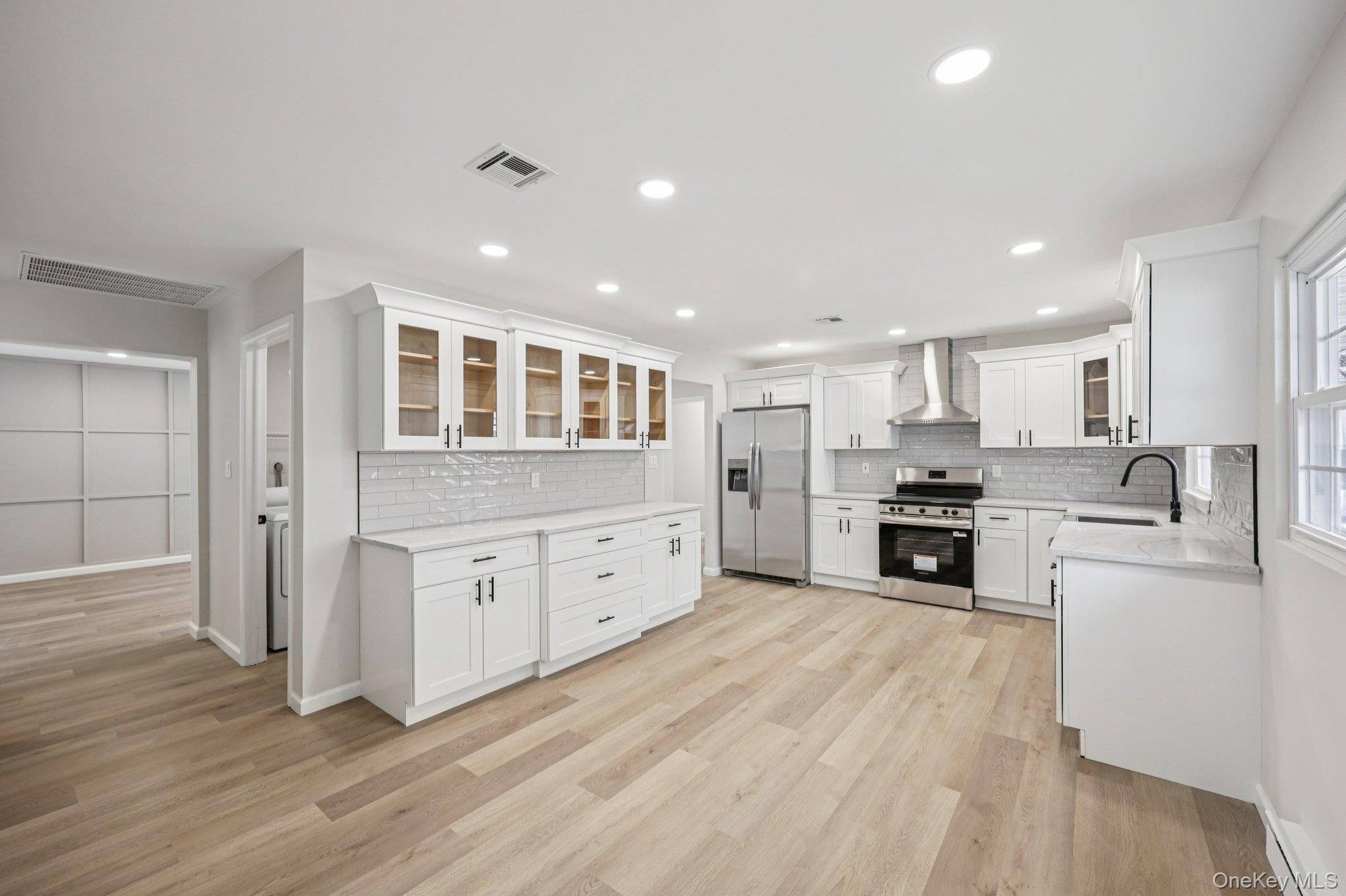 151 Laurance Lane Ridge, NY 11961 - Photo 13 of 33