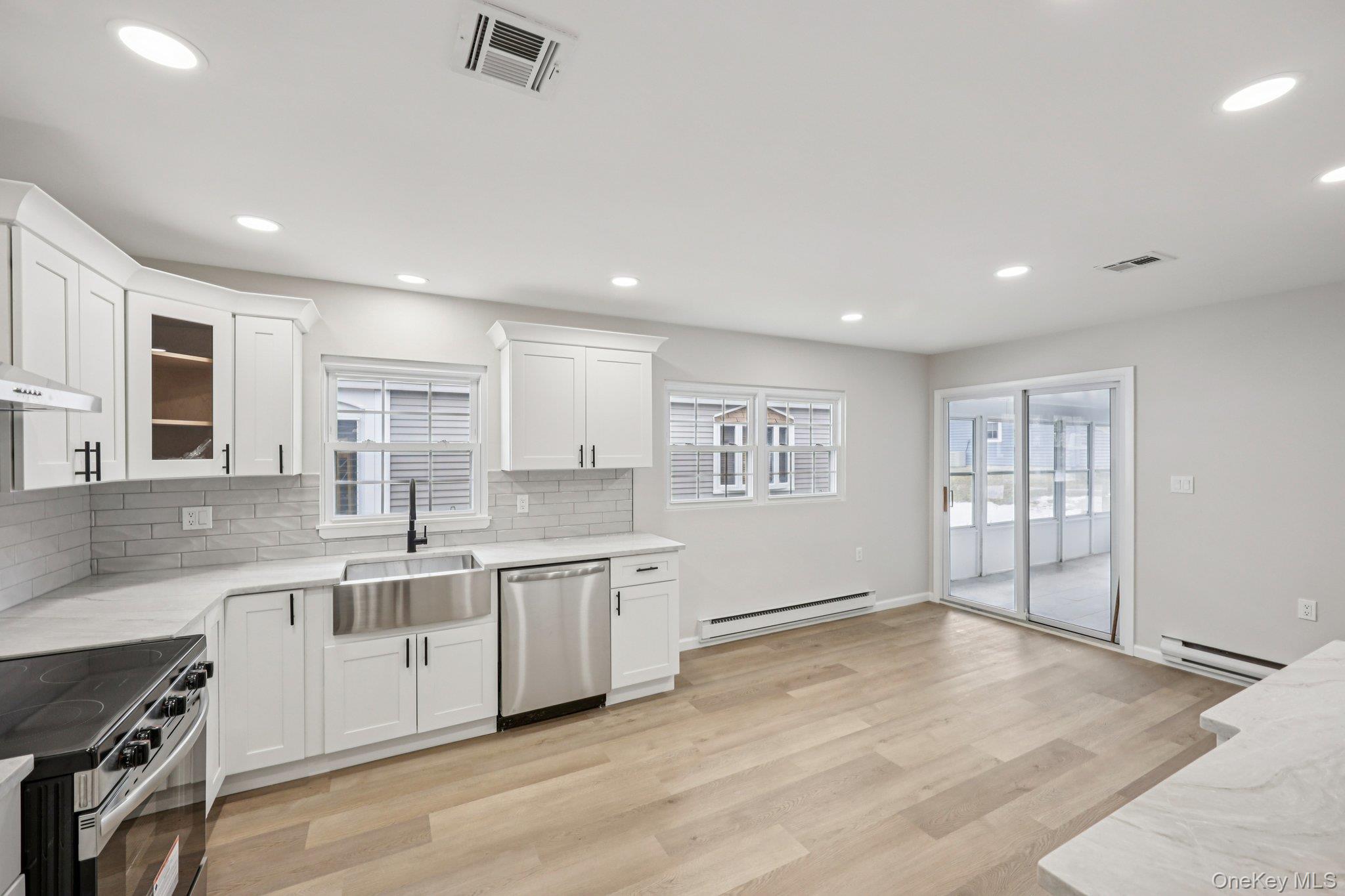 151 Laurance Lane Ridge, NY 11961 - Photo 14 of 33