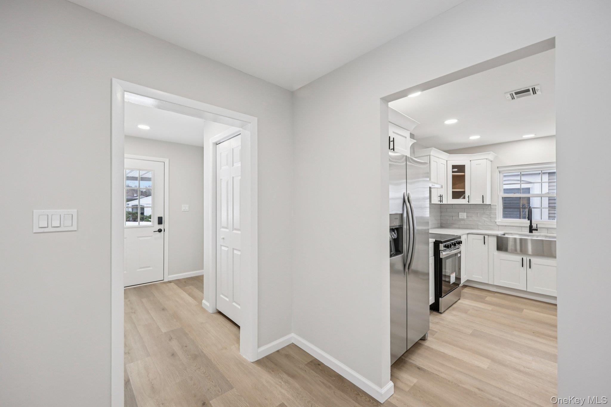 151 Laurance Lane Ridge, NY 11961 - Photo 10 of 33