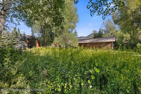 $1,900,000 | 415 Glenwood Street, Jackson, WY 83001