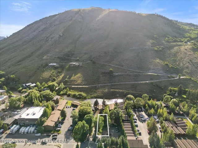 $1,900,000 | 415 Glenwood Street, Jackson, WY 83001