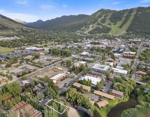 $1,900,000 | 415 Glenwood Street, Jackson, WY 83001