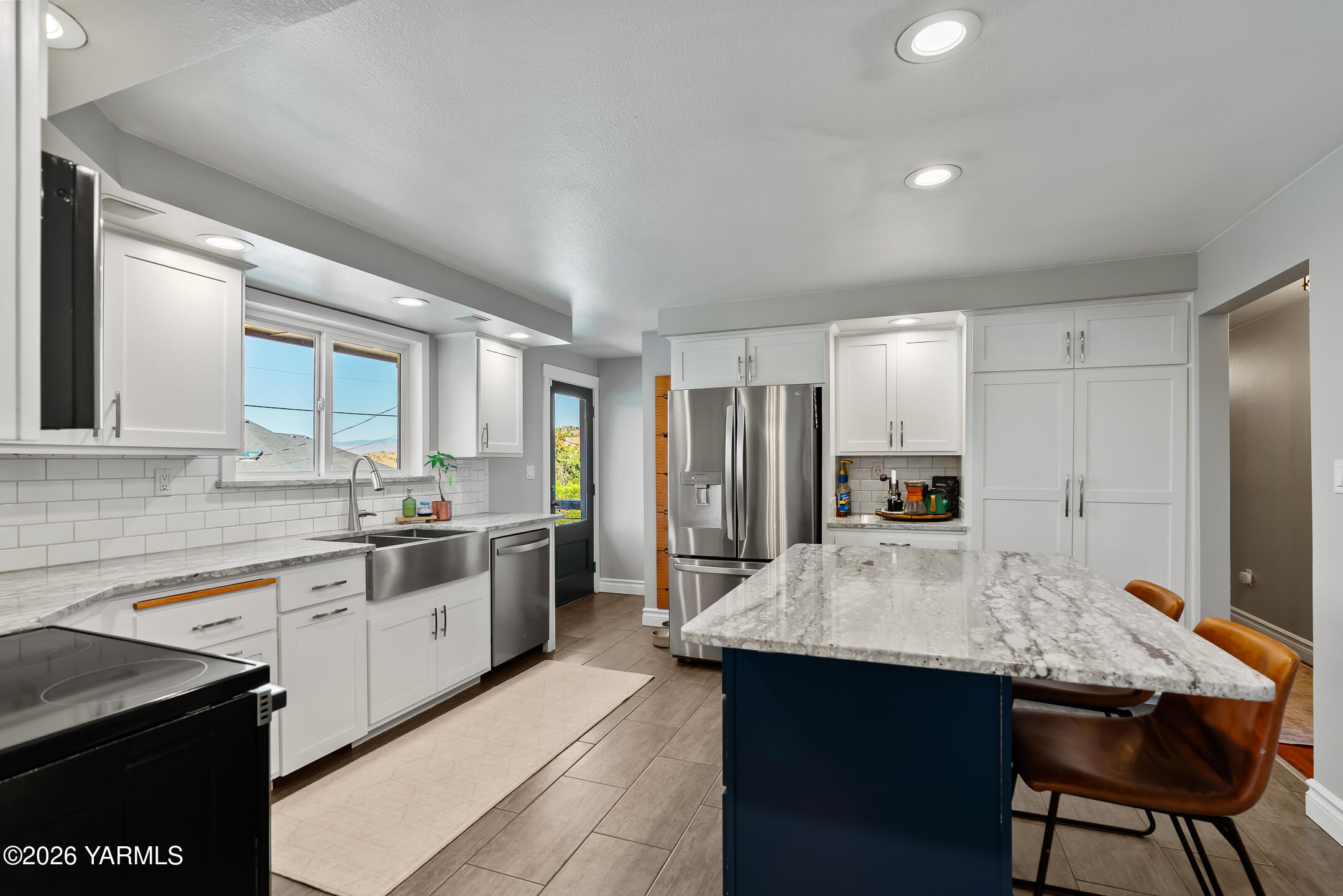 8104 Viewcrest Way Yakima, WA 98908 - Photo 10 of 35 Kitchen