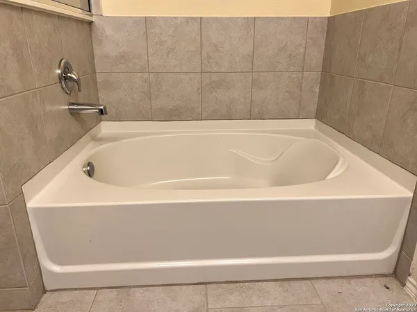 $2,850 | 27702 Azalea Creek, Boerne, TX 78015