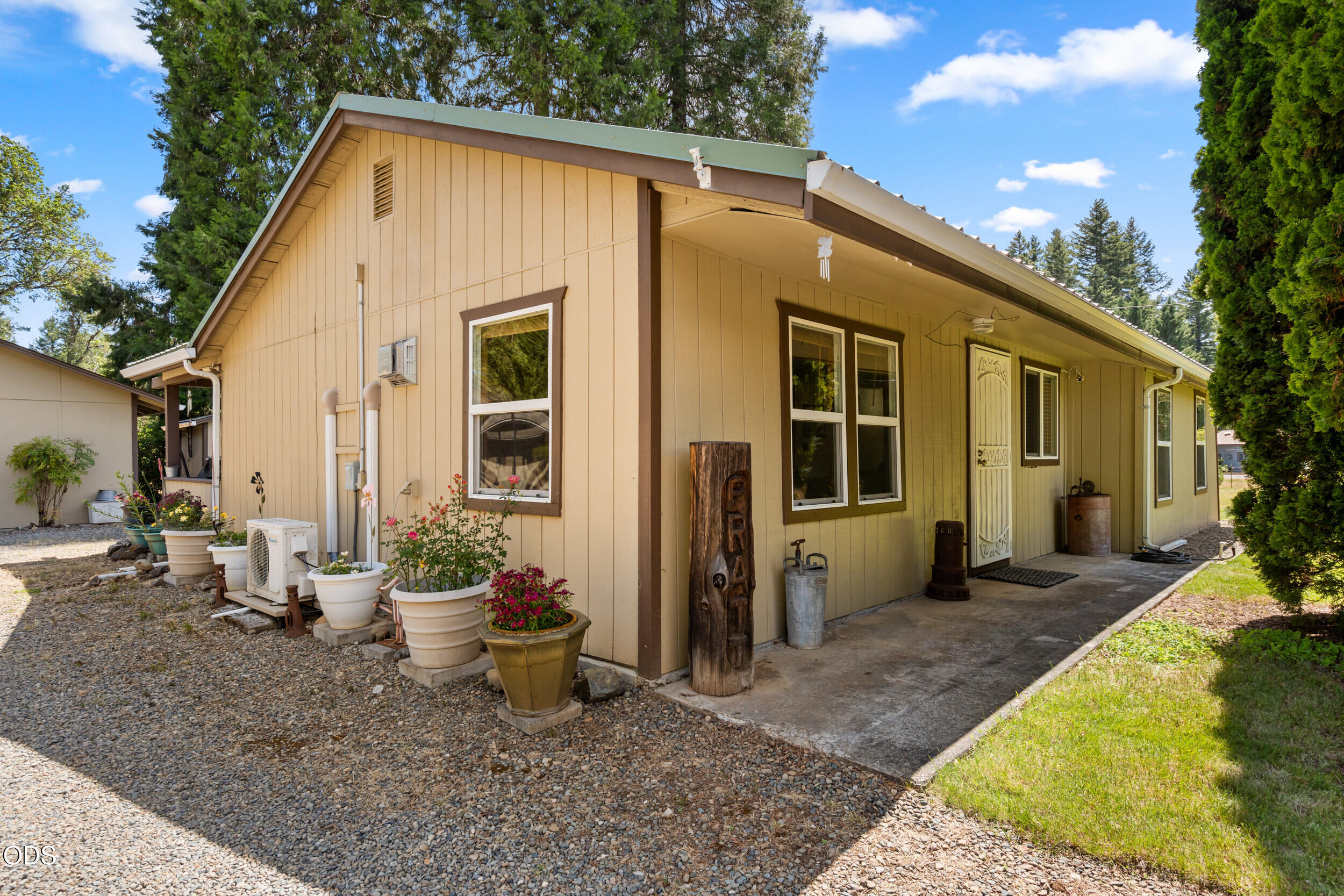 4551 Holland Loop Road Cave Junction, OR 97523 - Photo 4 of 41