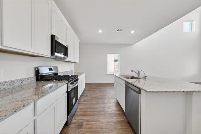 $2,500 | 3711 Zoeys Way, Fulshear, TX 77423