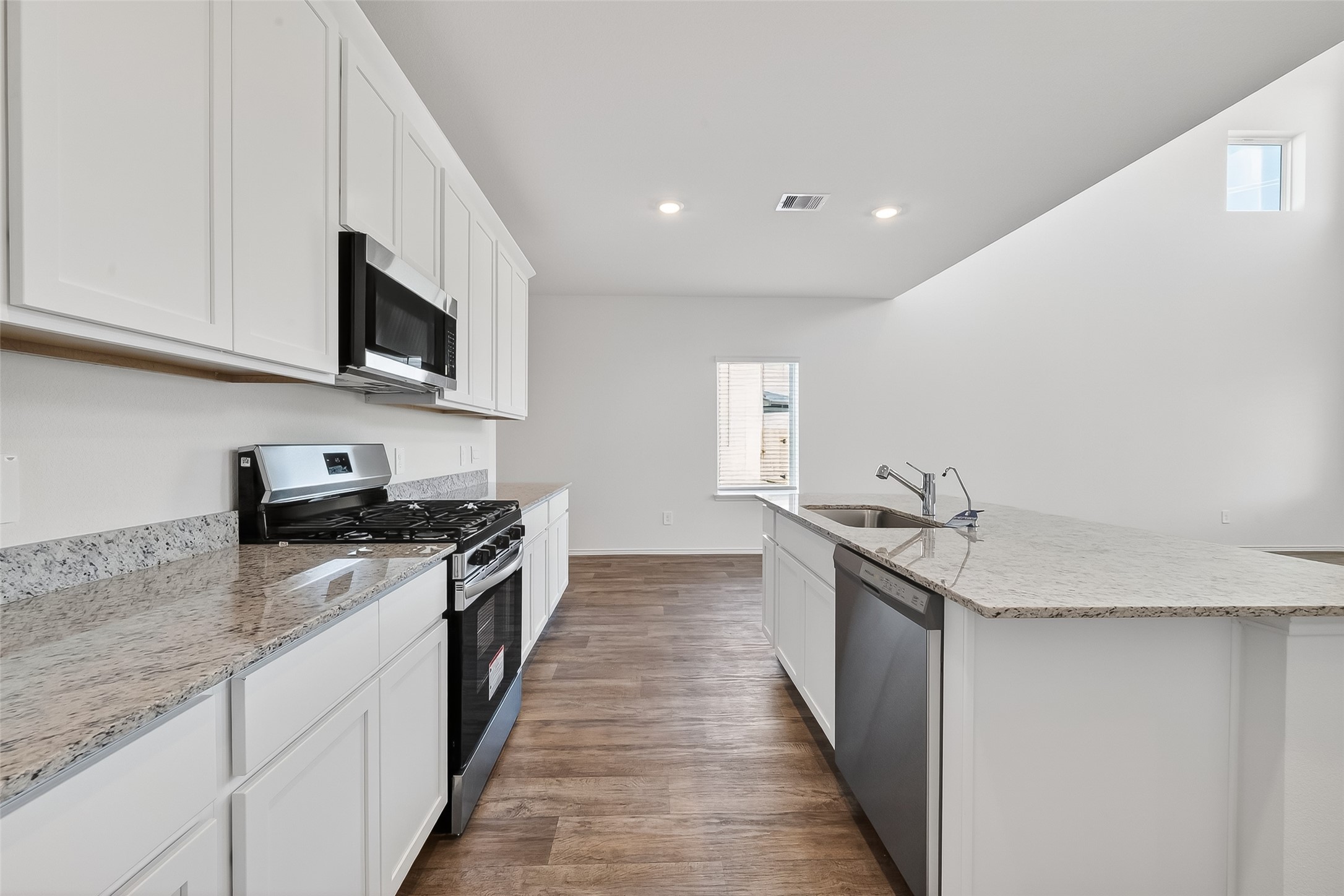 3711 Zoeys Way Fulshear, TX 77423 - Photo 14 of 50