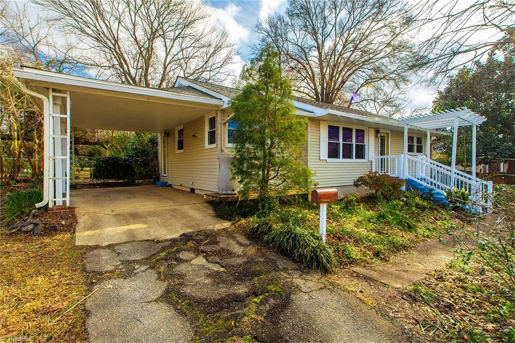 1643 Sandersted Road Southwest Winston-Salem, NC 27103 - Photo 2 of 27 Gallery Image 2