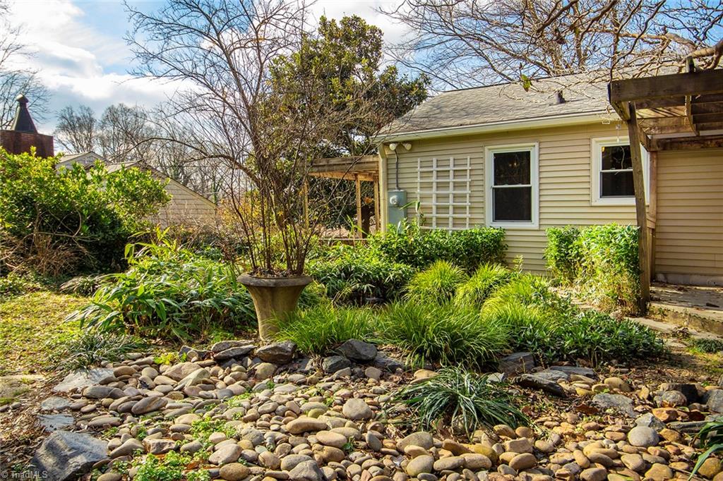 1643 Sandersted Road Southwest Winston-Salem, NC 27103 - Photo 19 of 27 Gallery Image 19