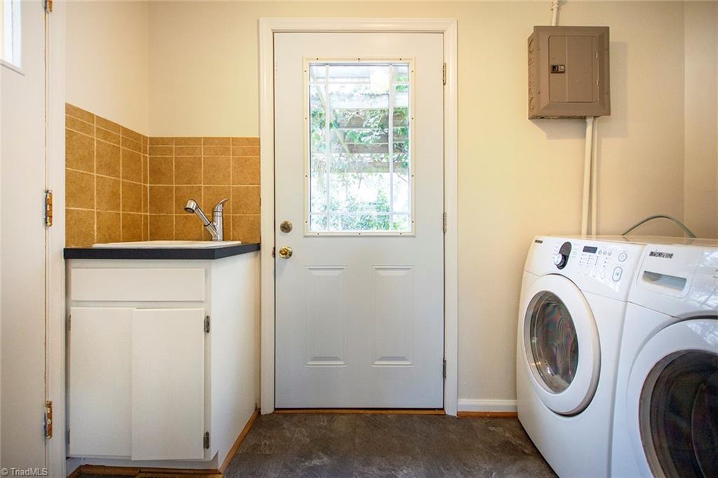 1643 Sandersted Road Southwest Winston-Salem, NC 27103 - Photo 25 of 27 Gallery Image 25