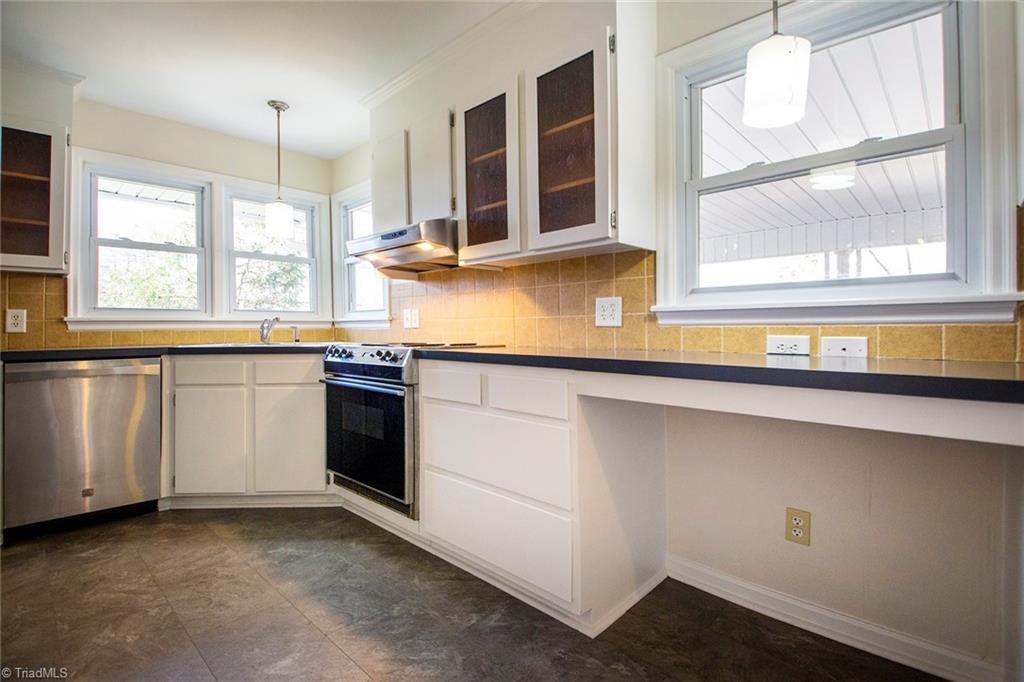 1643 Sandersted Road Southwest Winston-Salem, NC 27103 - Photo 6 of 27 Gallery Image 6