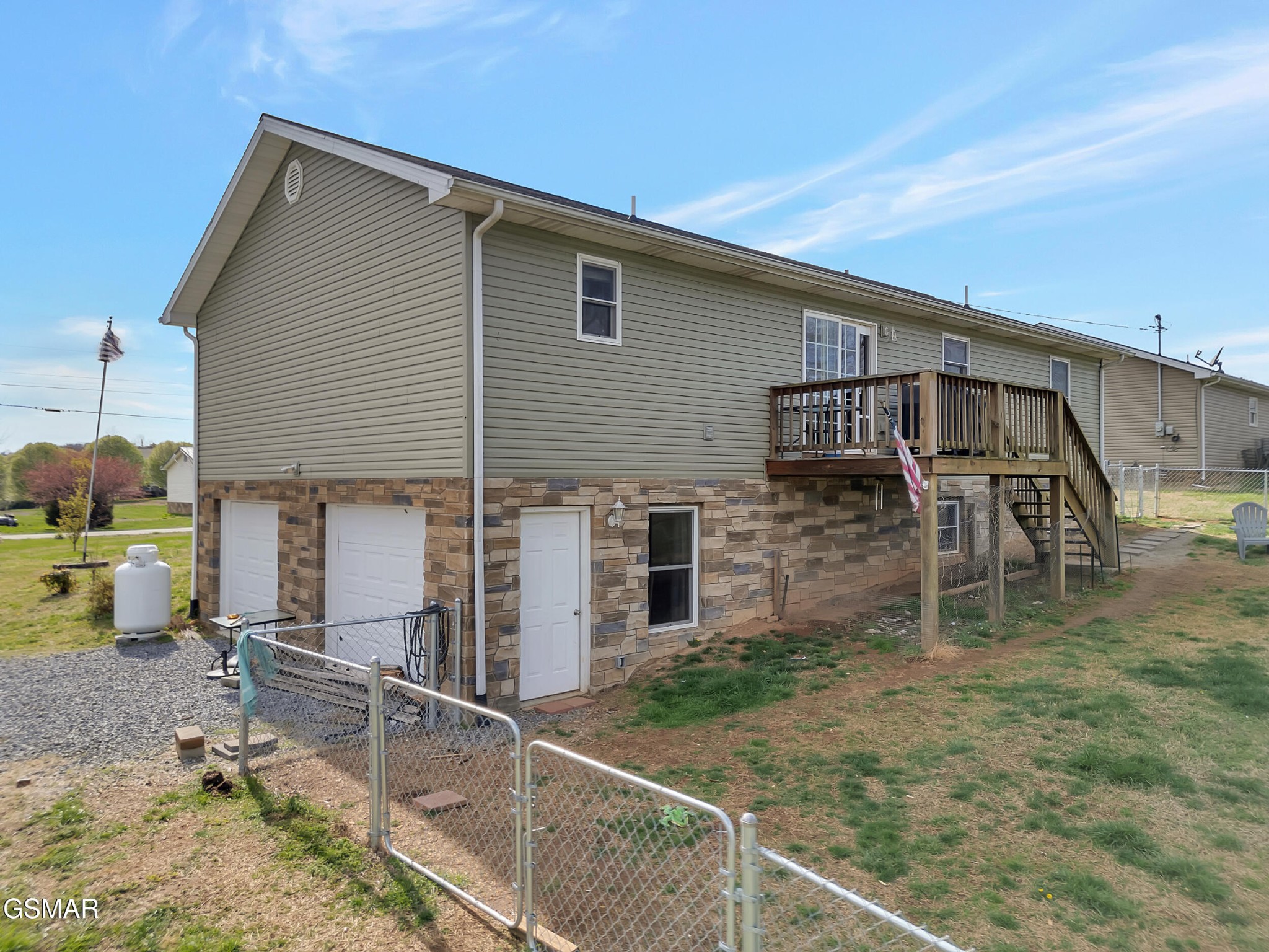 274 Ramblin Road Newport, TN 37821 - Photo 5 of 32 a house view with a backyard space