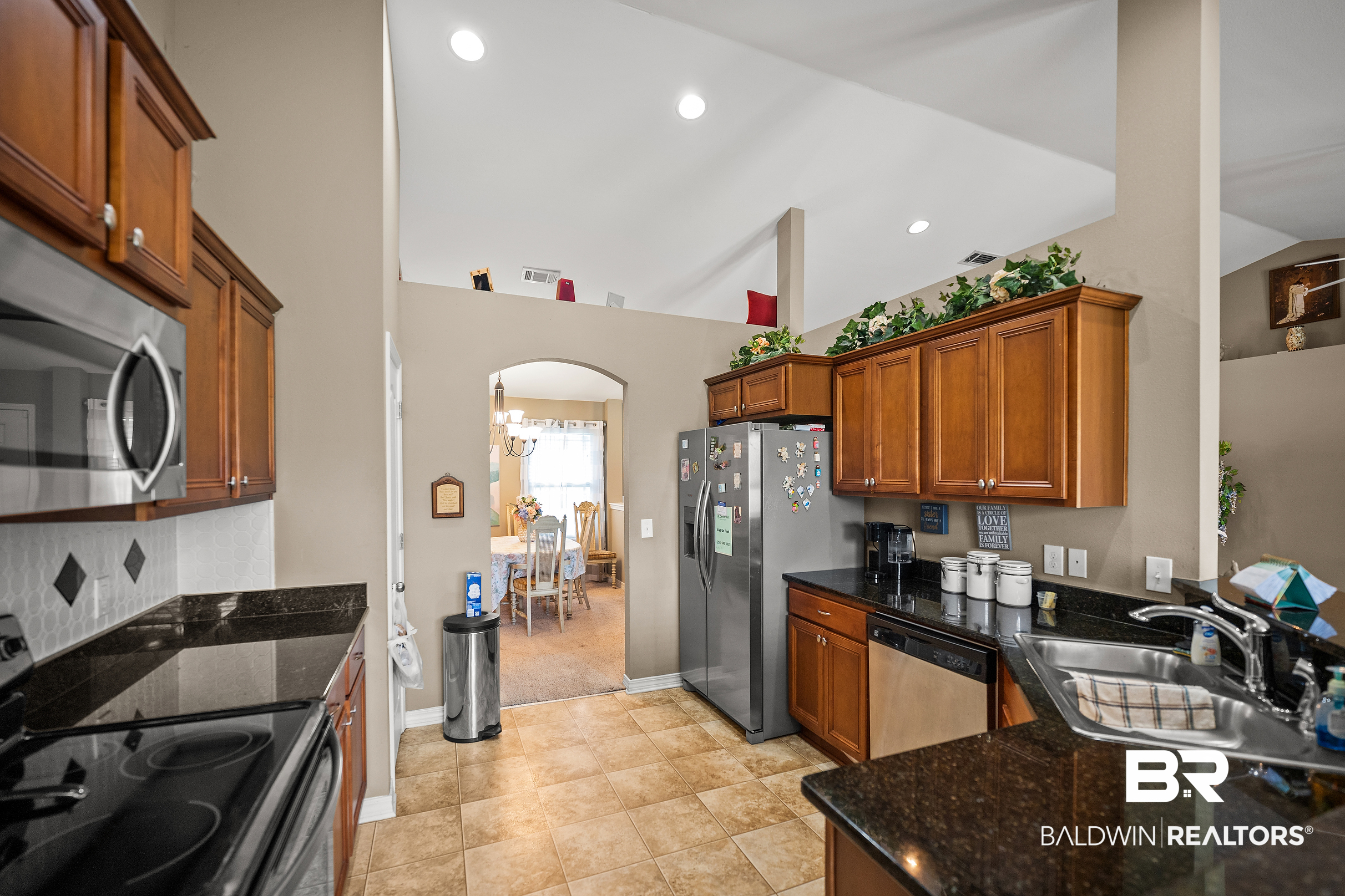 231 Meadow Run Loop East Foley, AL 36535 - Photo 14 of 46 Kitchen