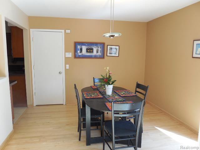900 Stag Ridge Road Rochester, MI 48309 - Photo 11 of 31 DSCN0812.jpg