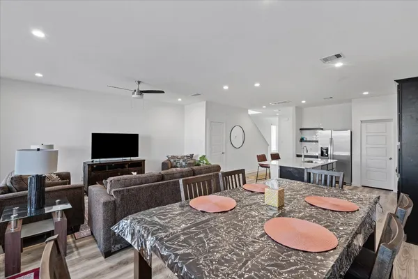 $2,400 | 3215 Rainwood Gate Drive, Houston, TX 77047