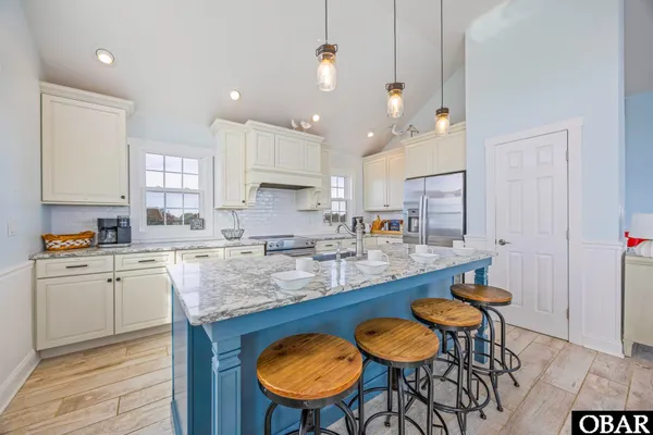 $1,995,000 | 25251 Lee O'Neal Lane, Waves, NC 27982