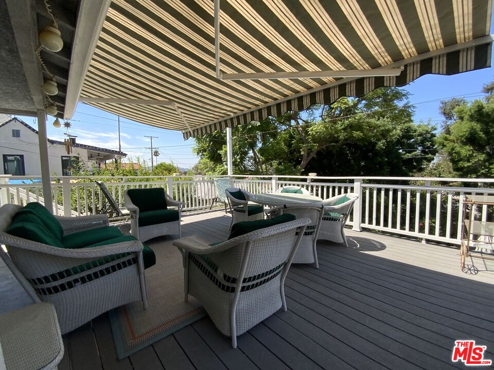 535 Woodbury Road Glendale, CA 91206 - Photo 17 of 32