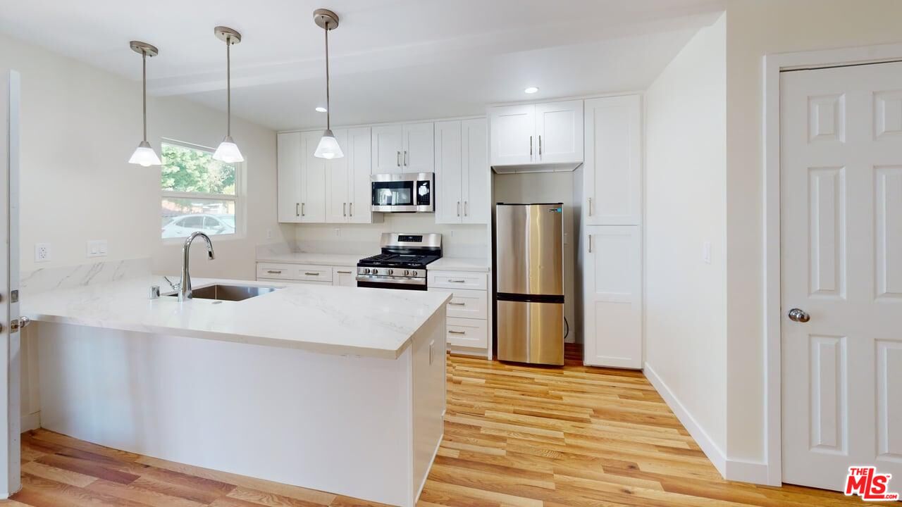 535 Woodbury Road Glendale, CA 91206 - Photo 24 of 32