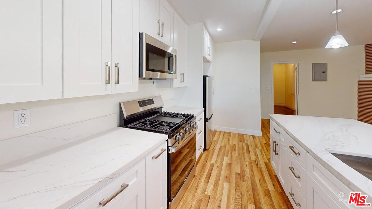 535 Woodbury Road Glendale, CA 91206 - Photo 25 of 32