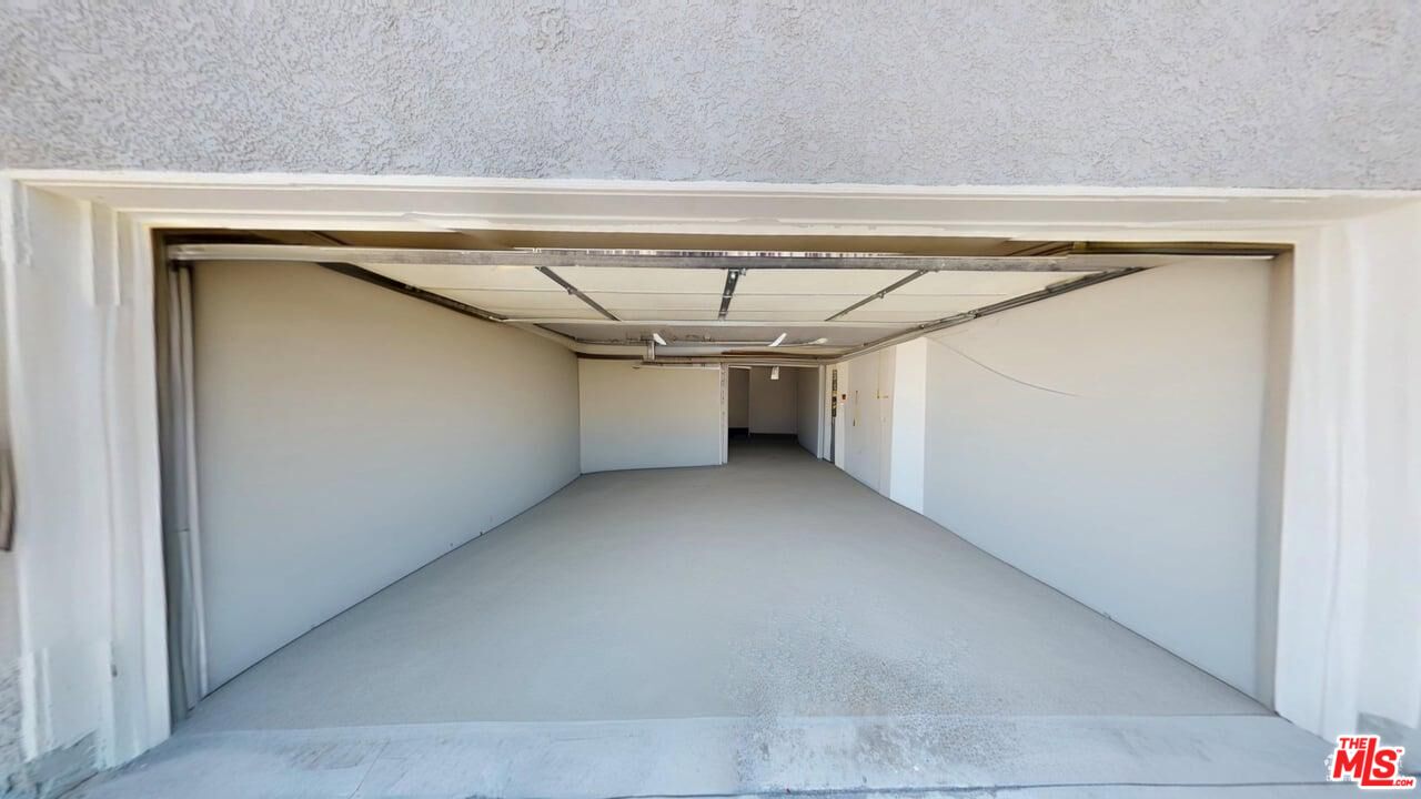 535 Woodbury Road Glendale, CA 91206 - Photo 26 of 32