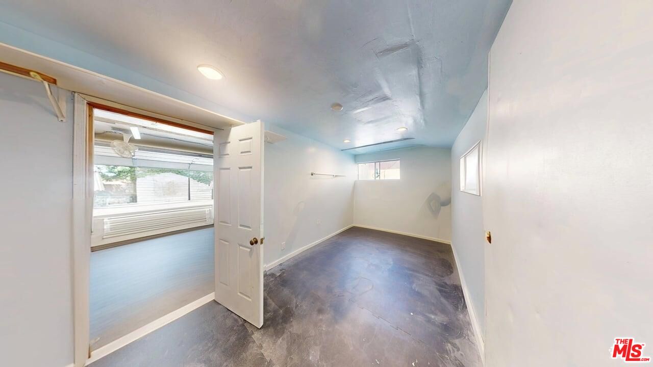 535 Woodbury Road Glendale, CA 91206 - Photo 27 of 32