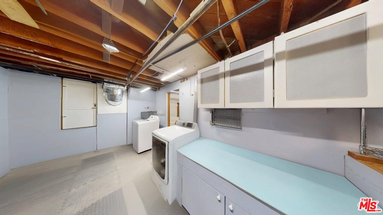 535 Woodbury Road Glendale, CA 91206 - Photo 29 of 32