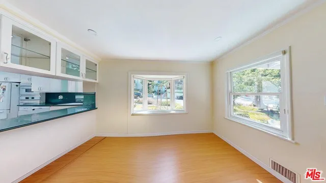 $1,570,000 | 535 Woodbury Road, Glendale, CA 91206